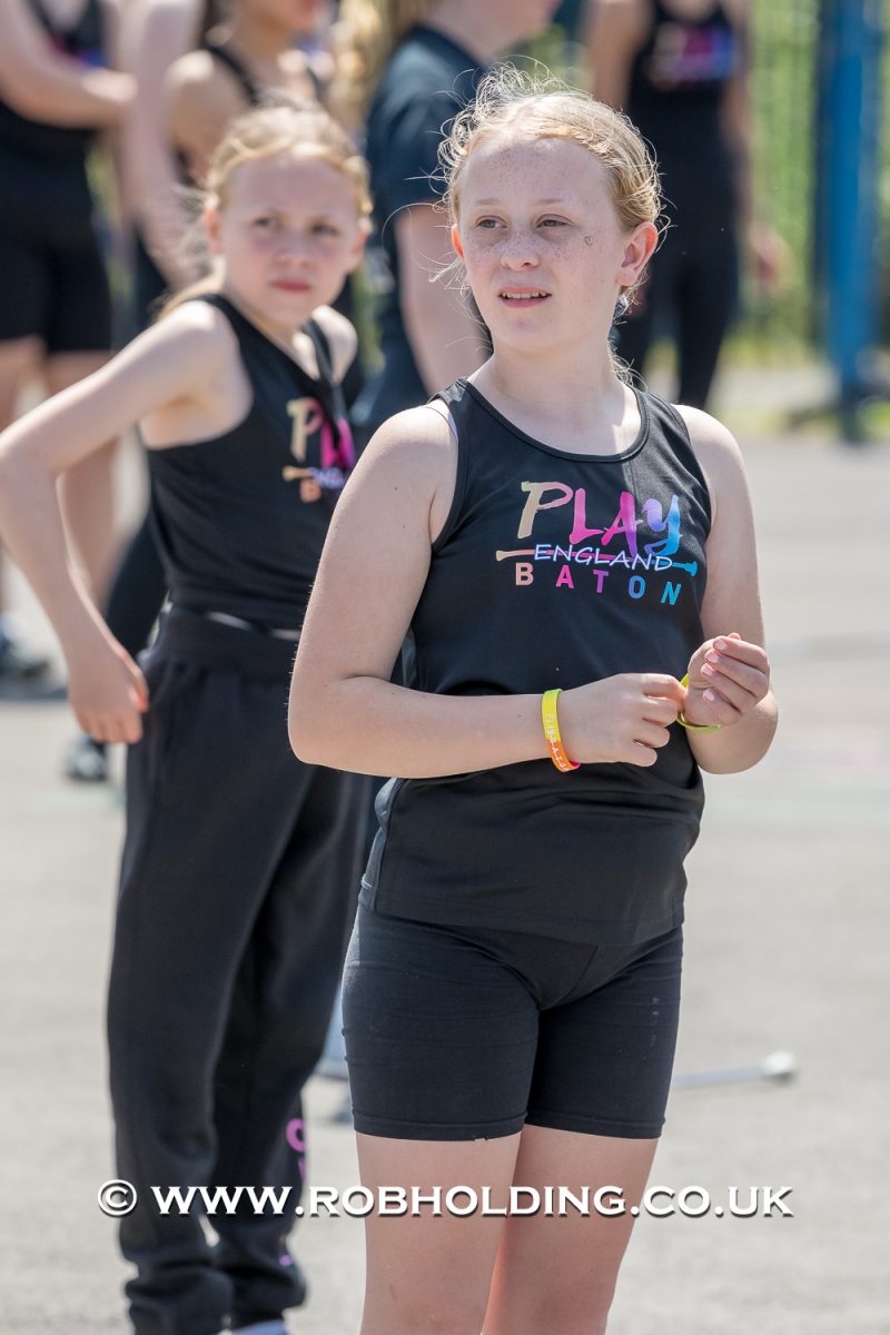 Play Baton – Outside – Everyone