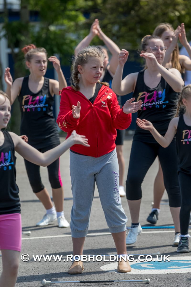 Play Baton – Outside – Everyone