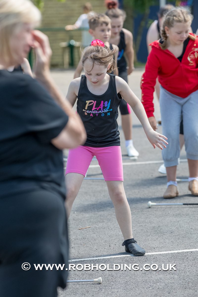 Play Baton – Outside – Everyone