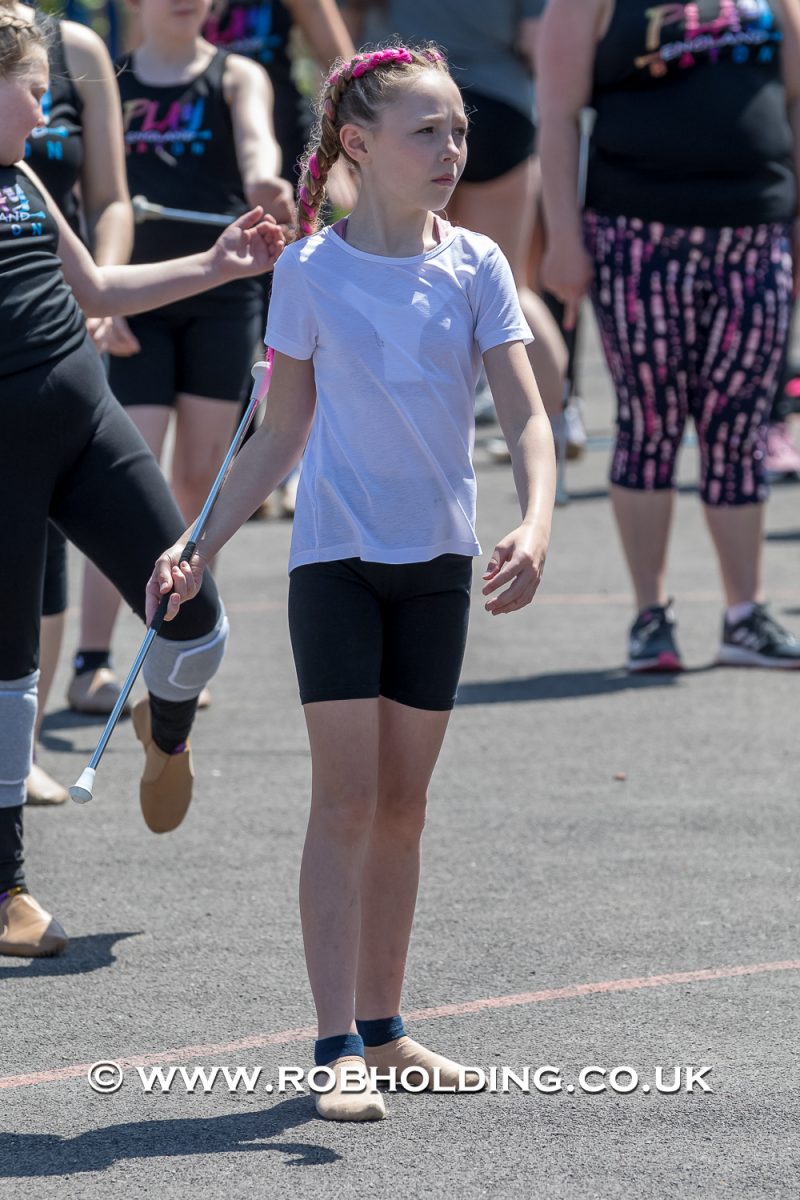 Play Baton – Outside – Everyone