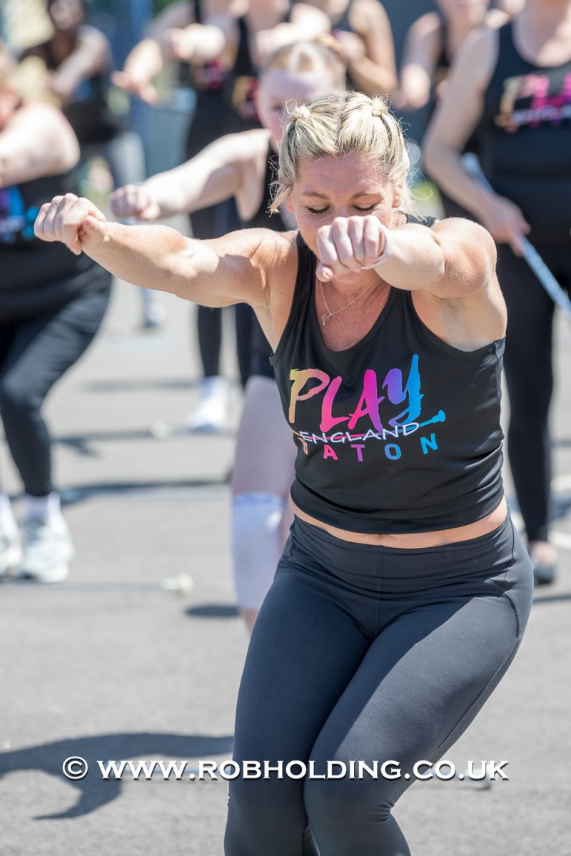 Play Baton – Outside – Everyone