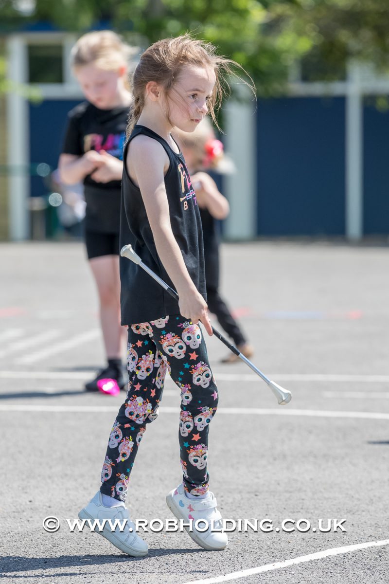 Play Baton – Outside – Everyone