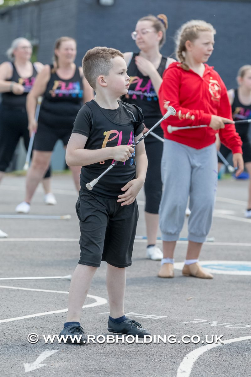 Play Baton – Outside – Everyone