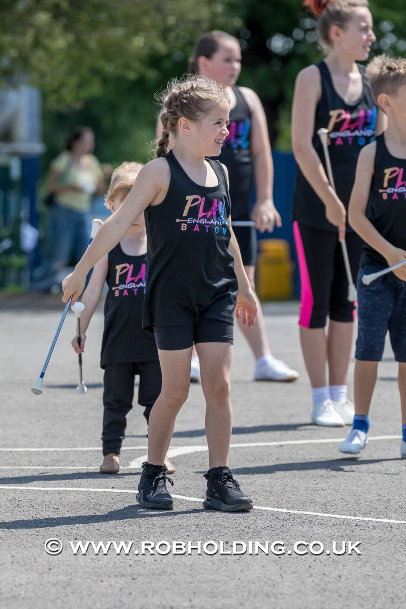 Play Baton – Outside – Everyone