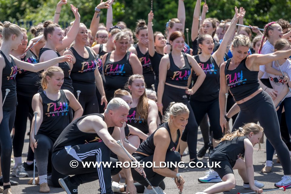 Play Baton – Outside – Everyone